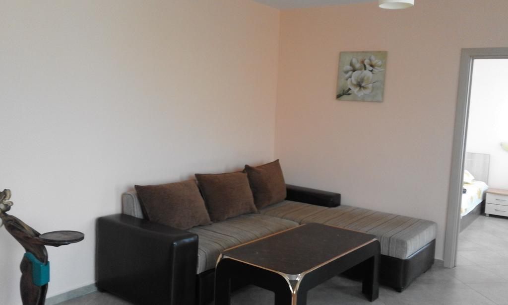 Apartments Sea Sounds Поморие Экстерьер фото