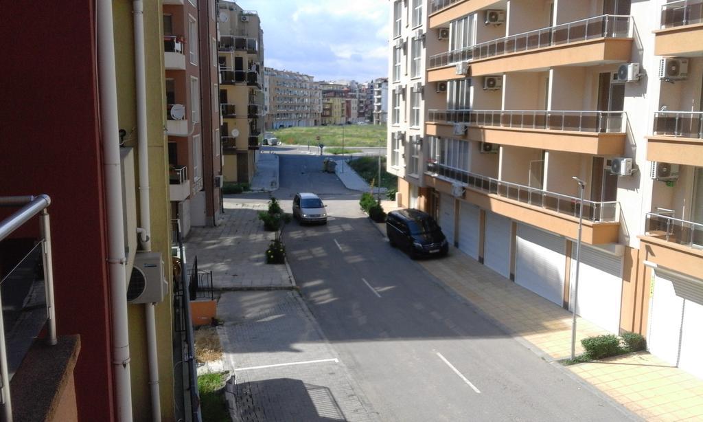Apartments Sea Sounds Поморие Экстерьер фото
